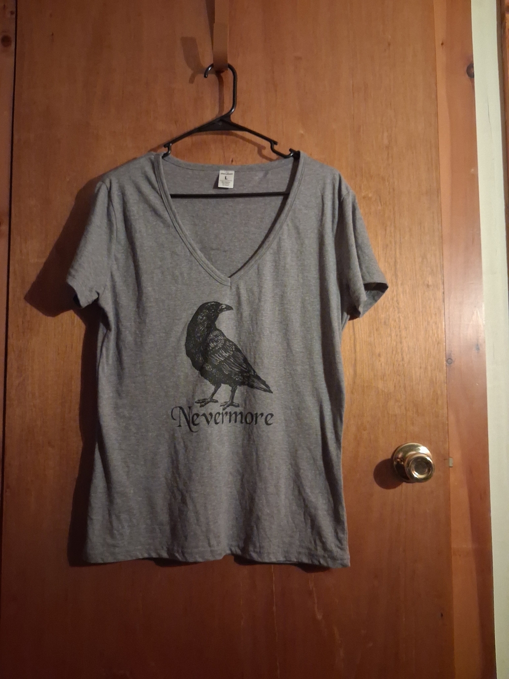 Nevermore Raven Graphic V-Neck T-Shirt - Gray. NWOT